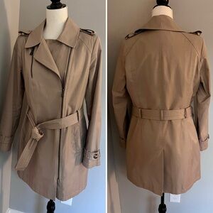 DKNY zip up belted trench coat- women’s S- khaki color